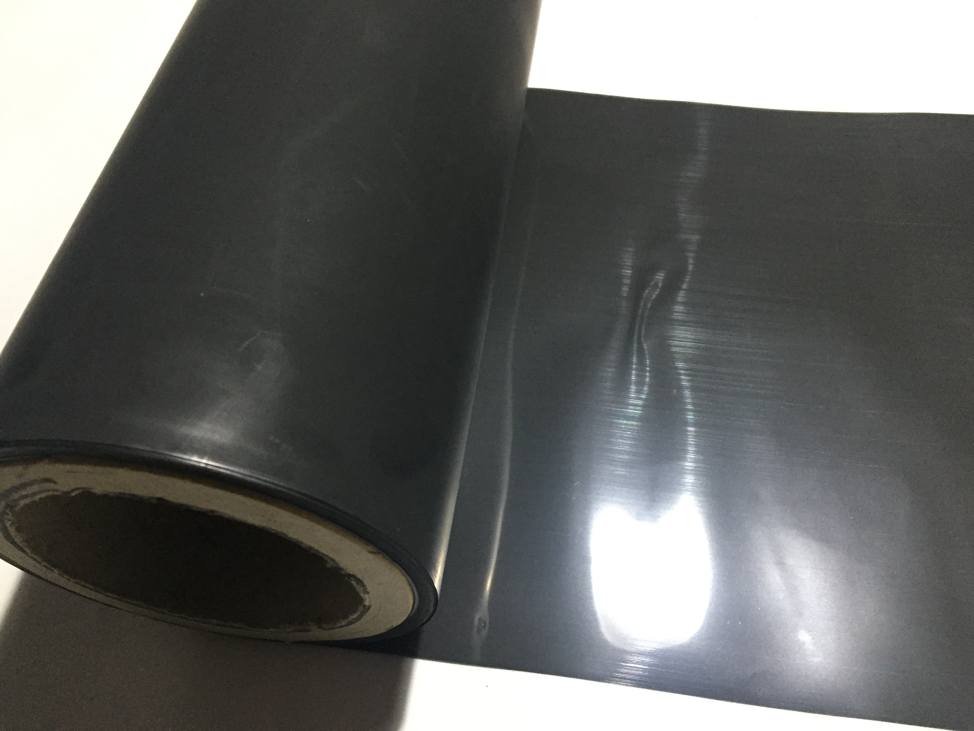 Film conducteur de carbone noir composite pour chauffage